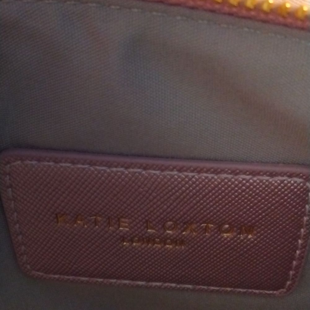 Kate Loxton   - Picture 5 of 6